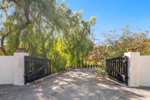 6451 Chesebro Rd, Calabasas, CA 91301-1803