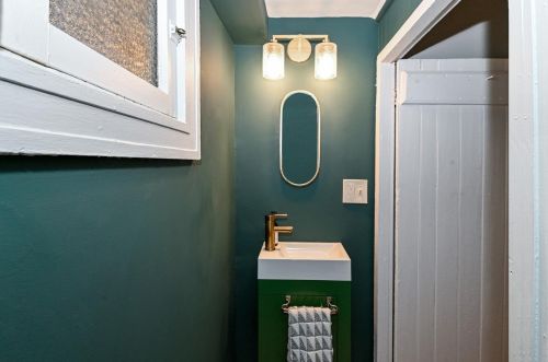 2612 Hemlock St, Cincinnati OH  45206-1608 exterior