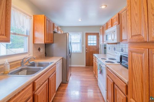 3326 Outer Dr, Hibbing, MN 55746-2657