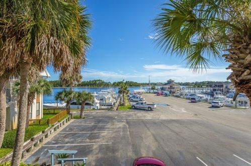 903 Avenue A, Carrabelle, FL 32322-6618