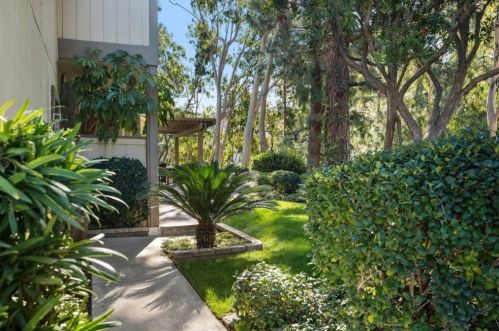 996 Ridgecrest Cir, Anaheim, CA 92807-4503