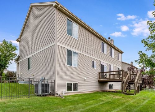 722 James Dr, Pingree Grove IL  60140-8291 exterior