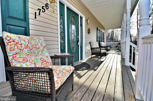 1756 Johnnycake Ln, Harpers Ferry WV 25425-6078 exterior