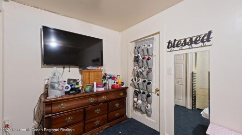 1512 Summerfield Ave, Tinton Falls NJ 07712-6918 exterior