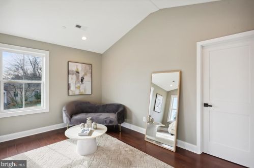 6615 Gude Ave, Silver Spring MD 20912-4827 exterior