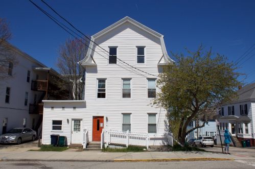 87 Pool St, Biddeford, ME 04005-5155