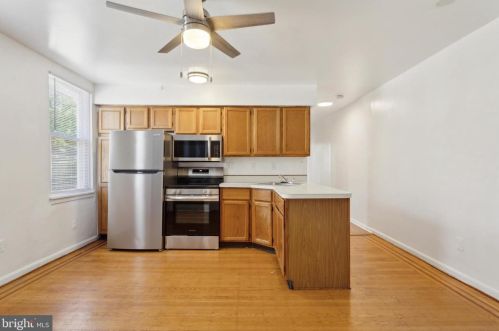 900 5 St, Philadelphia PA 19123-1455 exterior