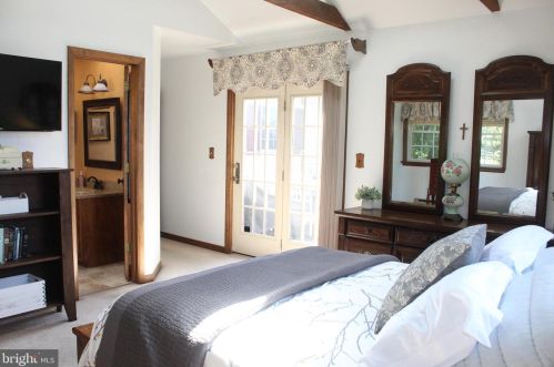 2482 Creek View Dr, Lancaster PA  17602-1451 exterior