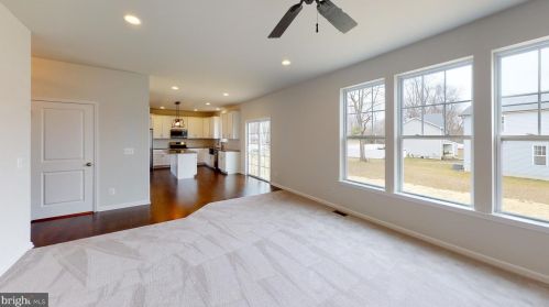 320 Clarendon Ave, Trenton, NJ 08620-1218