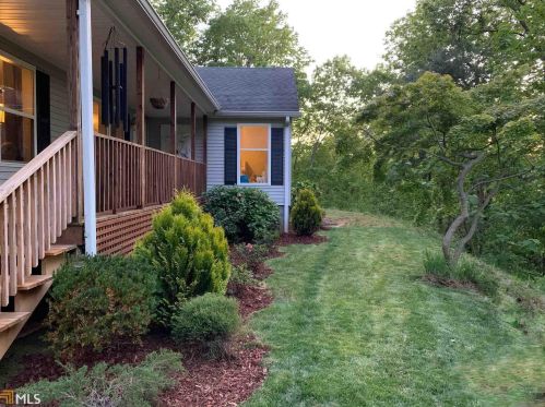 25 Silver Maple Ln, Rabun Gap, GA 30568-2126