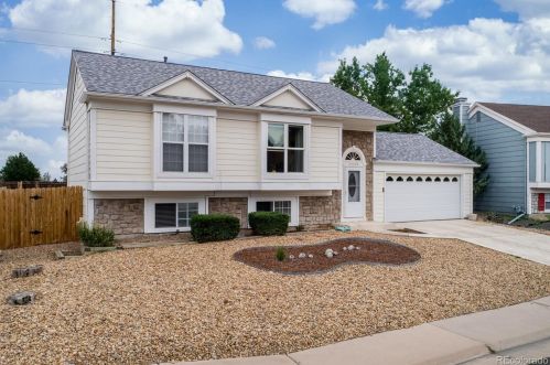 21429 Aberdeen Dr, Aurora, CO 80015-3527