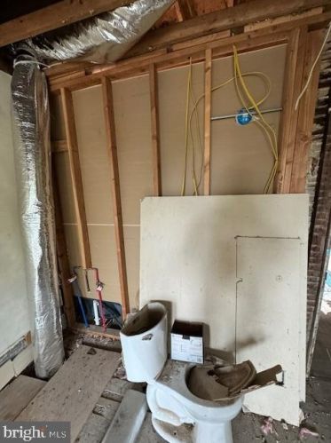 129 63rd St, Philadelphia PA 19142-2303 exterior