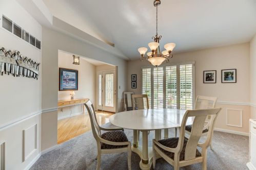 105 Romaine Spring Ct, Fenton, MO 63026-5832