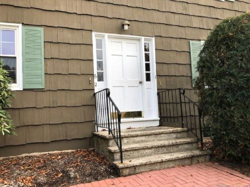 34 Arrowhead Way, Woodbury, CT 06798-2017