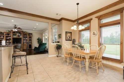 359 Westwood Rd, Angleton TX 77515-7468 exterior