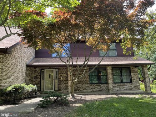 112 Bentley Ln, Lancaster PA  17603-6223 exterior