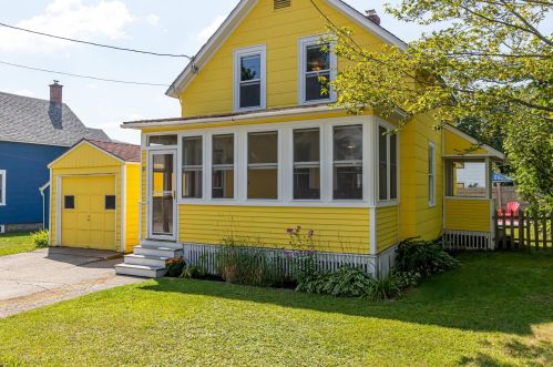 21 Coolidge St, Lincoln, NH 03251-4439