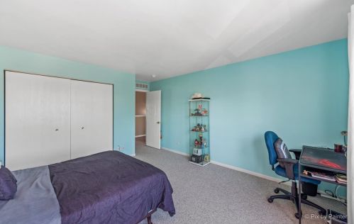 439 Westport Dr, Pingree Grove IL  60140-9172 exterior
