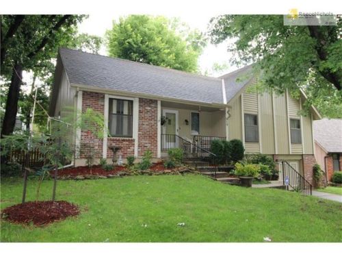 619 Lancelot Dr, Liberty, MO 64068-1023