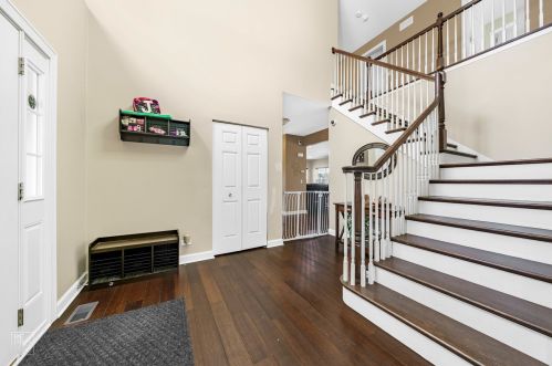317 Foster St, Arlington Hts, IL 60005-3823