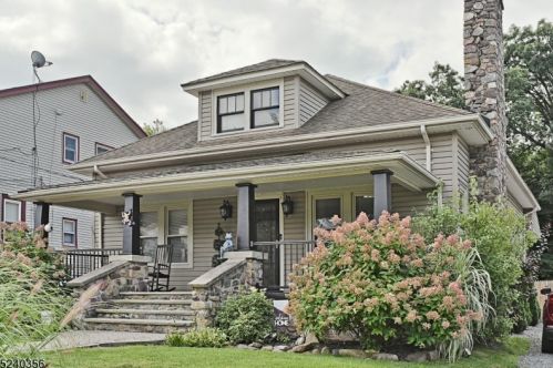 9 Dehart Ave, Dover, NJ 07801-4303