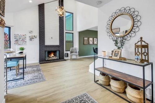 1413 Eastview Ct, Oceanside, CA 92056-6103