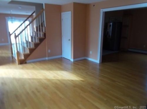 8 Ruel St, Waterbury, CT 06704-4117