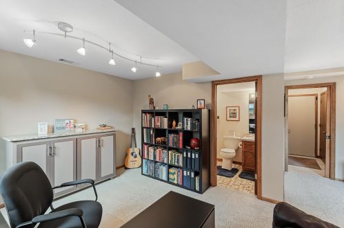 3393 Chandler Rd, Saint Paul MN  55126-3913 exterior