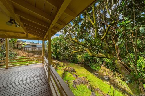 3430 Kaohinani Dr, Honolulu HI  96817-1022 exterior