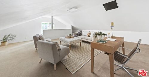 2832 Mayfield Ave, Glendale CA 91214-3816 exterior