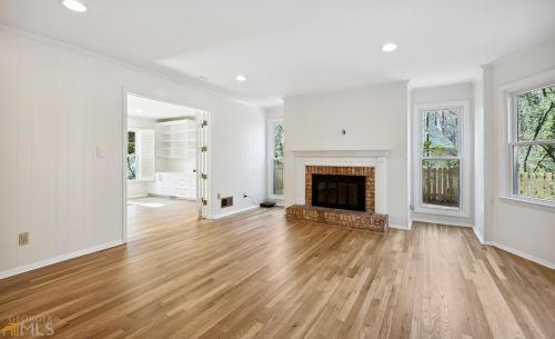 390 Forest Valley Ct, Atlanta GA  30342-2353 exterior