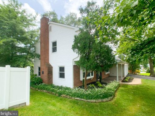 76 Ember Ln, Willingboro, NJ 08046-2422