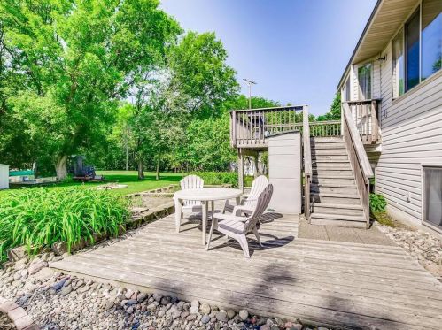 542 Bear Ave, Saint Paul MN  55127-7055 exterior