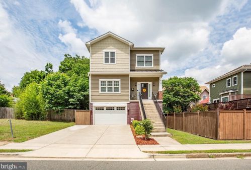 409 Dunmore St, Fredericksburg, VA 22401-6112