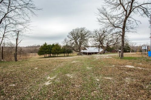 2664 Rose Hl Rd, Whitewright TX exterior