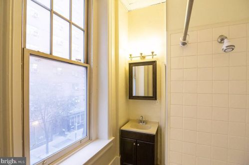125 21st St, Philadelphia, PA 19103-4456