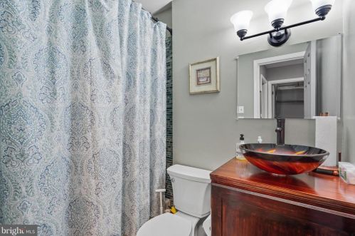 12189 Cinnamon St, Woodbridge VA  22192-1707 exterior