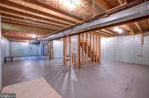 152 General Stonewall Jackson Blvd, Harpers Ferry WV  25425-3018 exterior