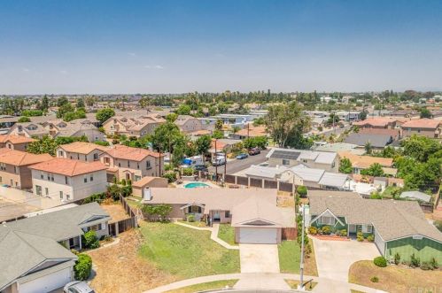 7201 Lowell St, Stanton, CA 90680-2019