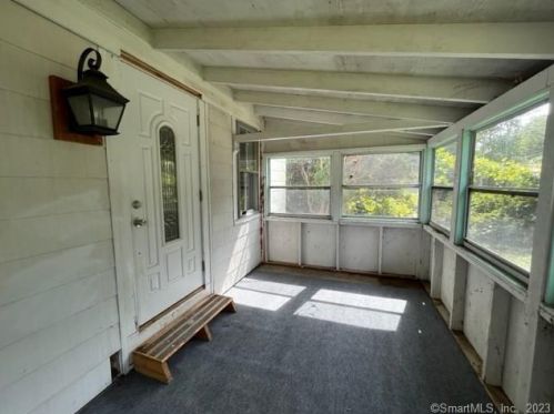 22 Anderson Dr, Gales Ferry, CT 06335-1201
