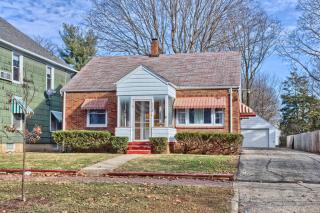 708 Broadway Ave, Urbana, IL 61801-1702