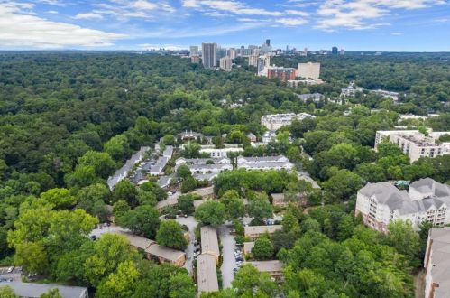 100 Biscayne Dr, Atlanta GA  30309-1093 exterior