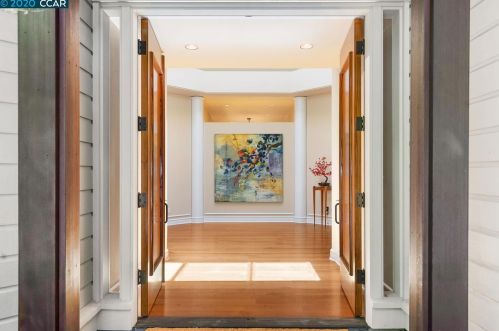 20 Hacienda Cir, Orinda, CA 94563-1713