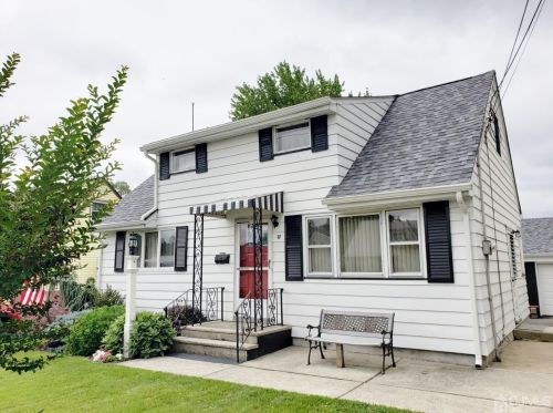 17 Richard Ave, Perth Amboy, NJ 08861-1538