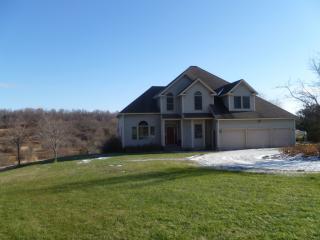 7545 Dorset St, Shelburne VT  05482-7002 exterior