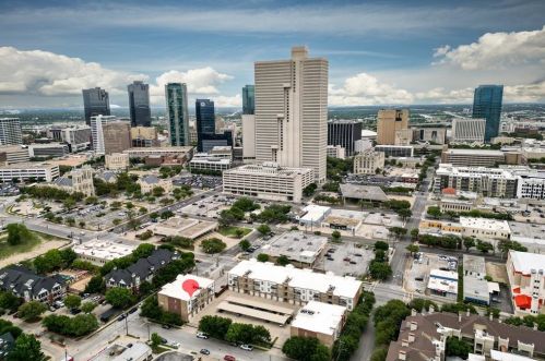 1025 10th St, Fort Worth, TX 76102-3588