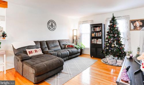 1546 Dunmore Dr, Lancaster PA  17602-1247 exterior