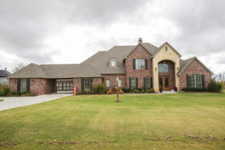 18632 Crooked Oak Dr, Owasso, OK 74055-5047