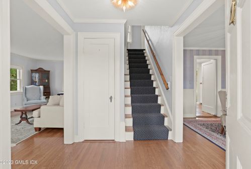 42 Oval Ave, Riverside, CT 06878-2128