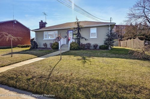 33 Bay Ave, Atlantic Highlands, NJ 07716-1078